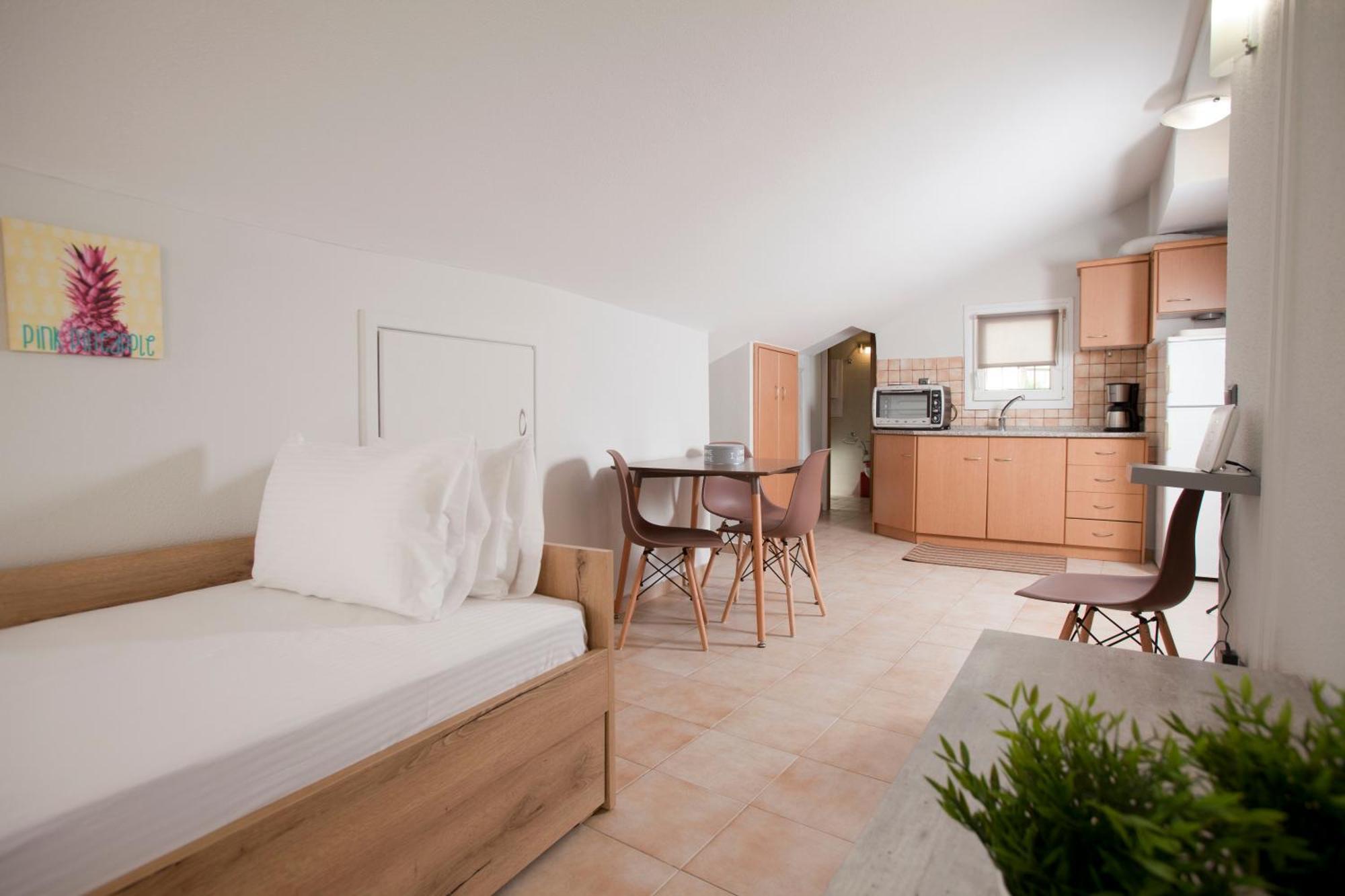 Seven Heaven Premium Suites Салоники Экстерьер фото